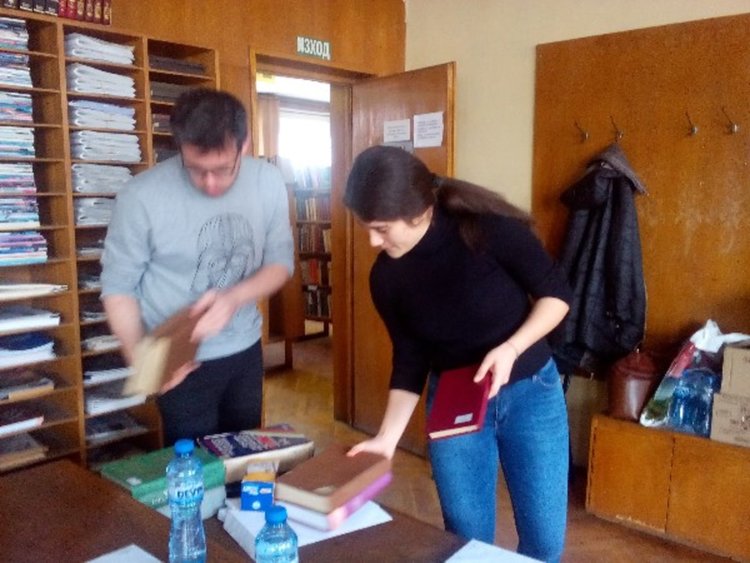 Млади лингвисти мериха сили в превод от английски на български в рамките на дните на Америка в Кърджали