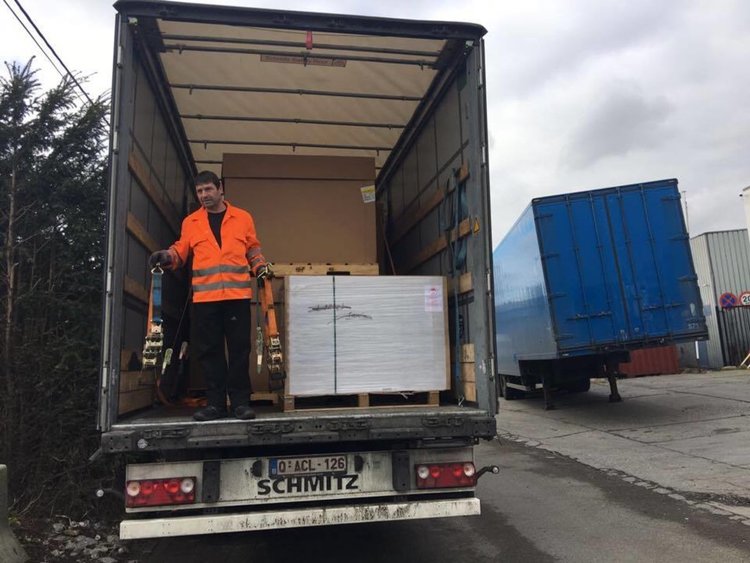 ТИР-ове на бизнесмен от Млечино носят каучук за „Теклас” от Белгия 