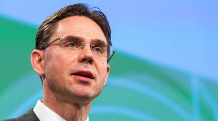 Еврокомисията заплаши да замрази правото на глас на Полша в Брюксел