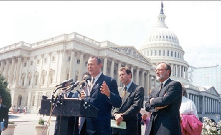 Конгресмен: Подялба на Македония между България и Косово