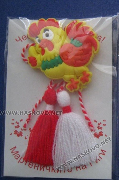 Първите сергии с мартеници в Димитровград посрещат клиенти