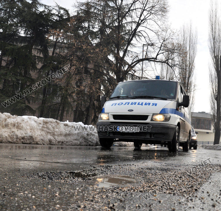 Само след седмица запълнените дупки по бул. “България“ зейнаха отново