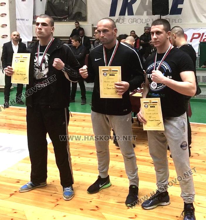 Златен Христо Бончев след Държавното влиза в националния по ММА 