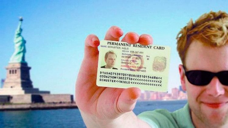 Партията на Тръмп: Наполовина ”зелени карти” и без лотария