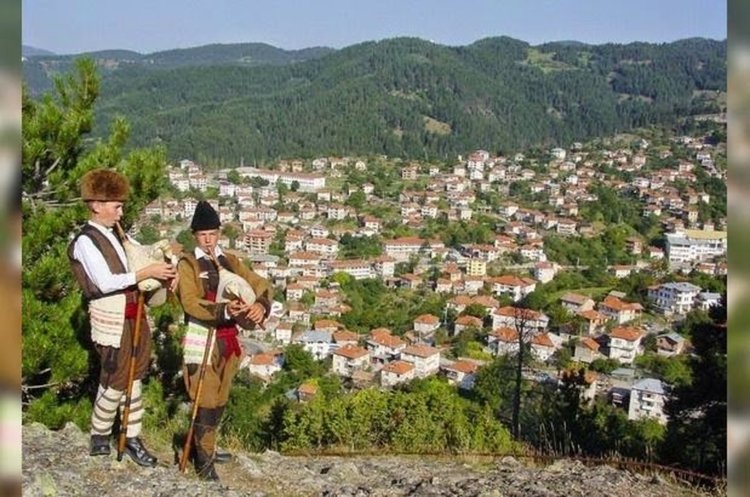 Родопско село учи китайски, чака туристи за дълги ваканции