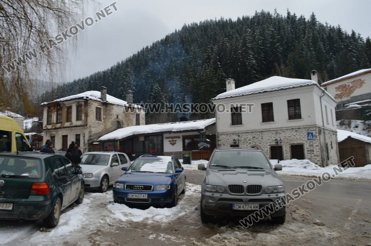 Родопското село е туристическа дестинация, хората тук живеят мирно и спокойно, но сега са настръхнали и са готови на категоричен отпор срещу присъствието на бежанците