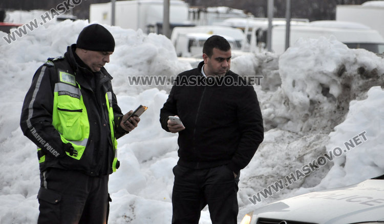 Шофьорът на колата се размина без сериозни наранявания