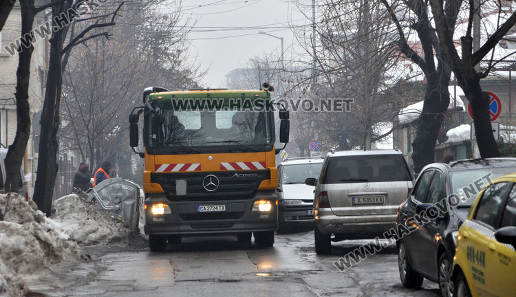 Новите боклукчии в града под лупата на общината