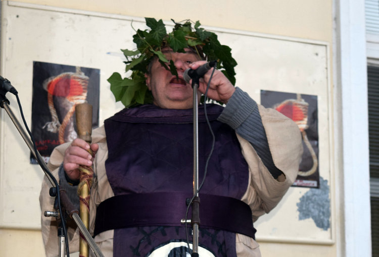 Да зарежем и полеем с домашно вино в Кърджали,канят от общината