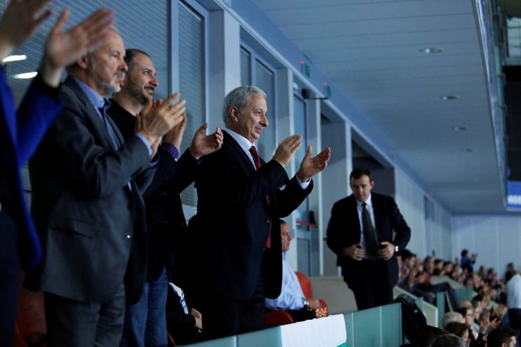 Заради Гришо: Премиерът Герджиков емоционален на трибуната на "Арена Армеец" (Снимки)