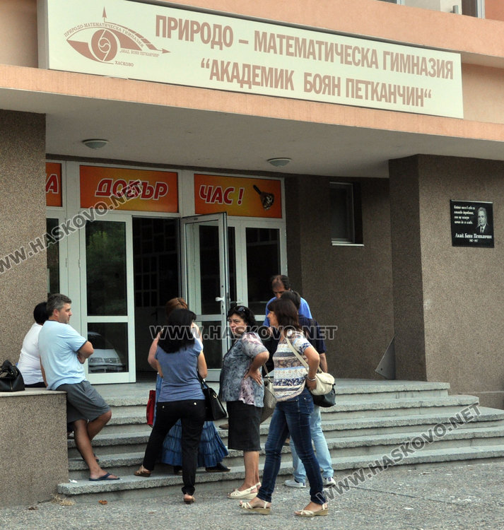 Ученици от ПМГ направиха филм за великите българи, Левски води класацията