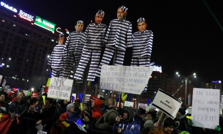 Над 10 000 души на протест за 11-и пореден ден в Румъния