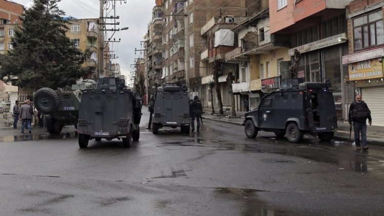 Турция задържа двама, планирали атаки в Европа