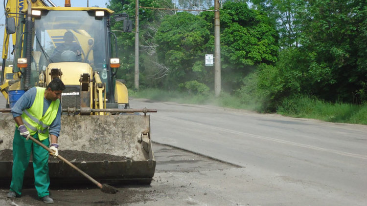 Тази година ще бъде ремонтиран пътят Момчилград - Крумовград