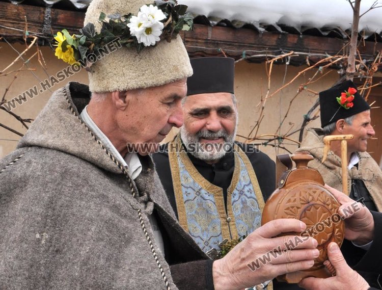 Трифон Зарезан в аванс отбелязаха днес в димитровградското село Добрич