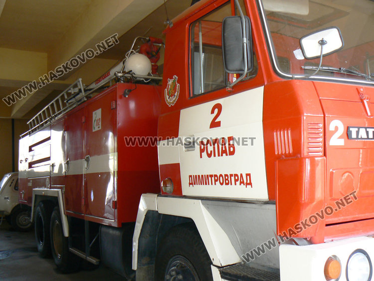 Късо съединение подпали лек автомобил край Крепост