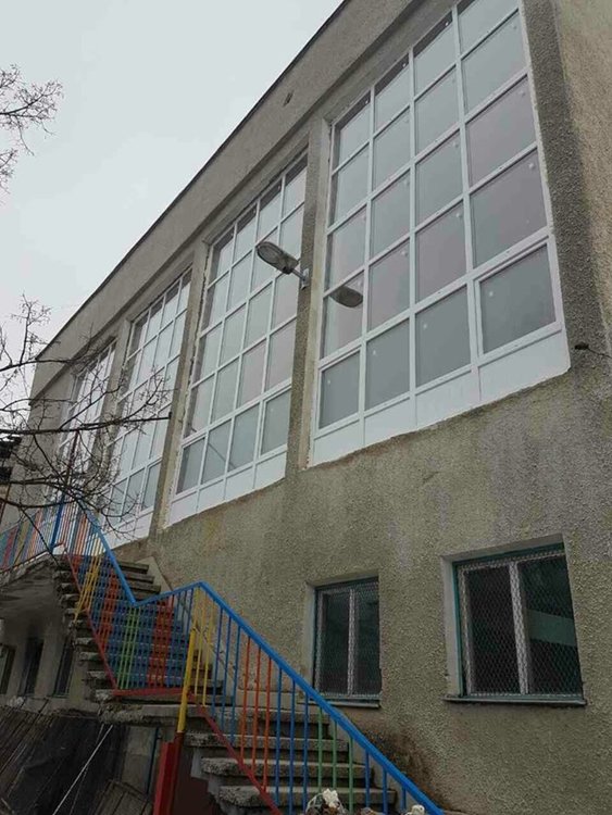 След 34 години Община Смолян подмени дограмата във физкултурния салон на ОУ „Юрий Гагарин”