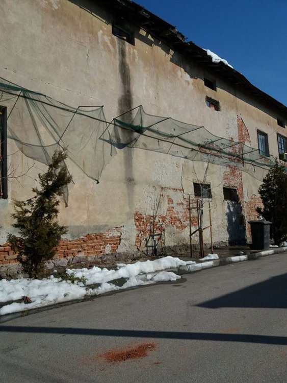 "Кротнев" отново е заплаха за минаващите по "Любен Каравелов"