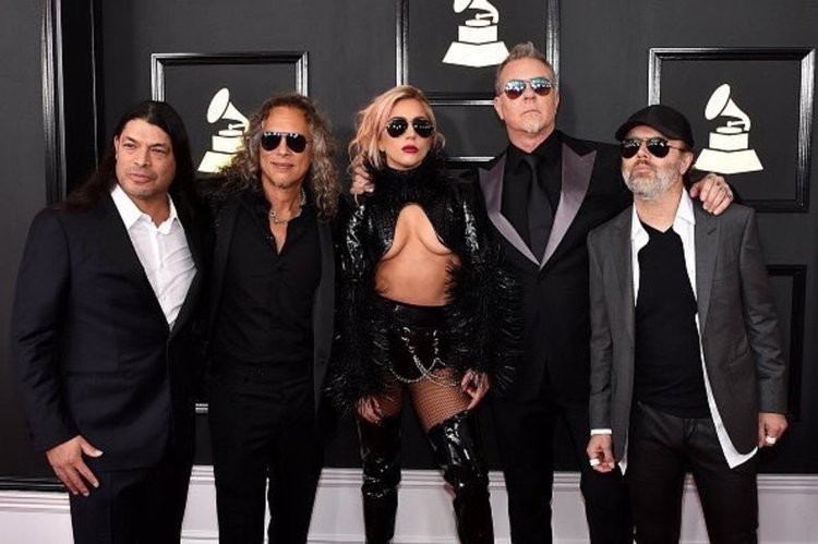 Блясък и бляскави фалове на тазгодишните Грами (видео)