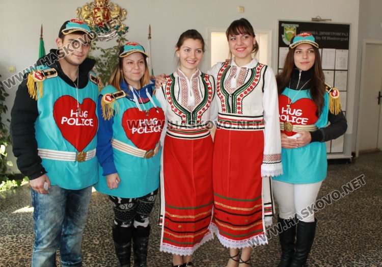 Полиция на прегръдките шества отново из Димитровград на Св.Валентин