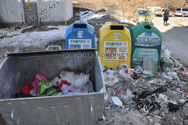 Бадема тъне в боклук, търсят кой изхвърля строителни отпадъци 