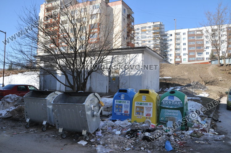 Бадема тъне в боклук, търсят кой изхвърля строителни отпадъци 