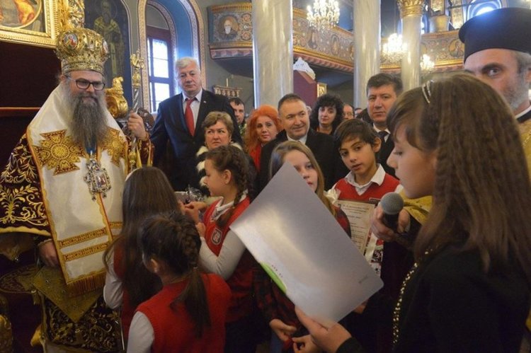 Виктория Николаева поздрави митрополит Николай от името на 4000 деца