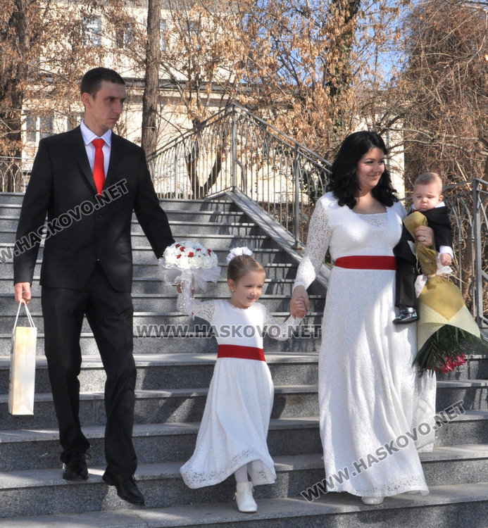 След 6 г. съжителство Таня и Делчо сключиха брак в Деня на влюбените