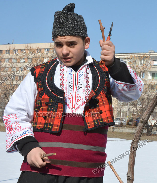 Гимназистите от ПГССТ „Н.Й.Вапцаров“ отпразнуваха 14 февруари с почит към земята