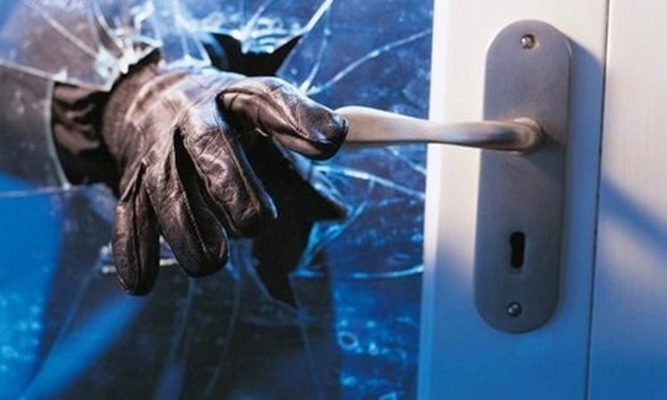 Окрадоха частен дом в Кърджали, отнесоха лаптоп и пари