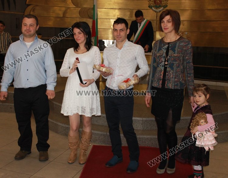 Влюбени двойки сключиха граждански брак на Св.Валентин 