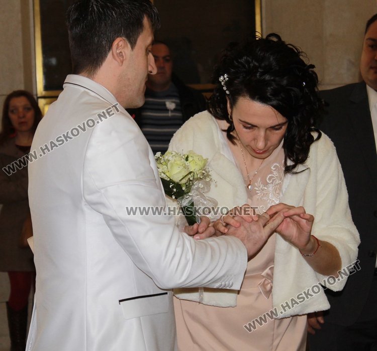 Влюбени двойки сключиха граждански брак на Св.Валентин 