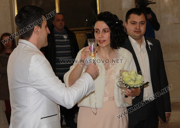 Влюбени двойки сключиха граждански брак на Св.Валентин 