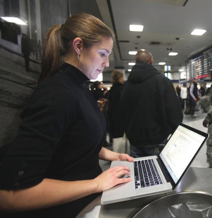 КЗП: Фалшиви намаления и неспазени уговорки онлайн