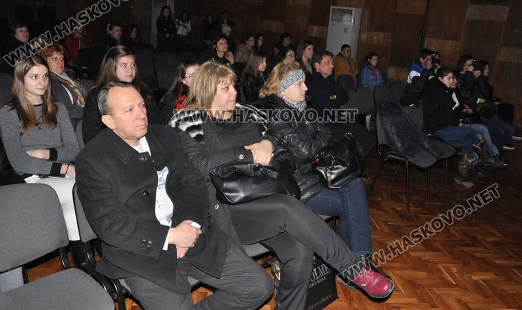 Награди от конкурса “Чудото любов“ тръгнаха от Хасково към цяла България