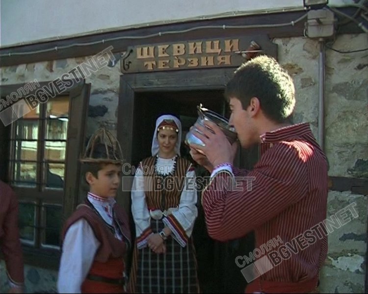 Стотици гости от близо и далеч чака Златоград за Трифониада 2017