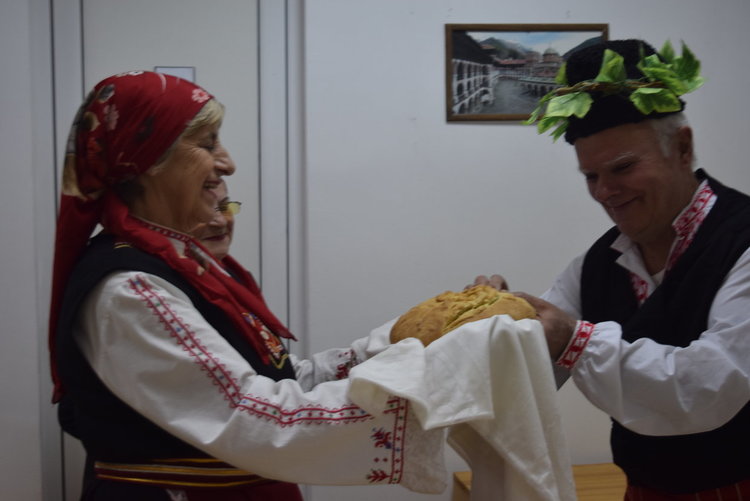 Посрещнаха Трифон Зарезан във Военния клуб