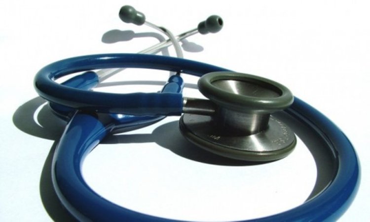 Медици забравили марля в гърлото на пациентка