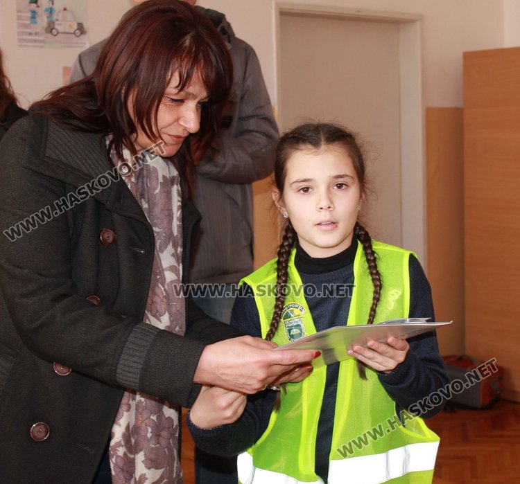 Доброволците от Детското полицейско управление участваха в конкурс за рисунка