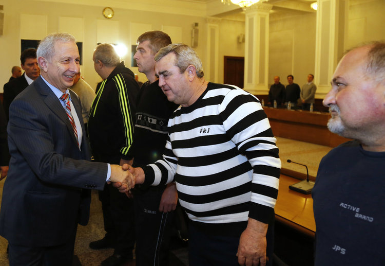 Премиерът Герджиков благодари лично на строителите, участвали в ремонта на тунел "Ечемишка"