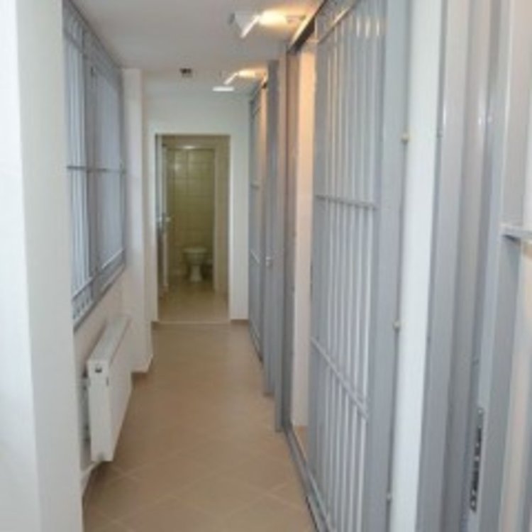 Съдят сериен крадец, потрошил коли след 8 литра бира