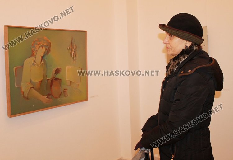 Женската красота показва изложба, открита в димитровградската галерия