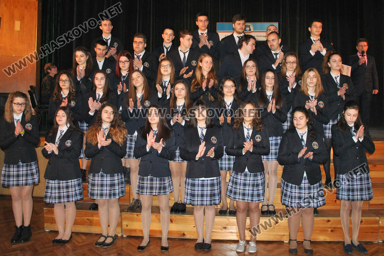 Бъдеща журналистка е Ученик на годината в Езиковата