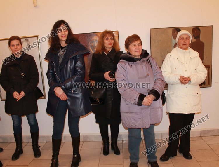 Женската красота показва изложба, открита в димитровградската галерия