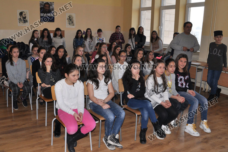 Откриха модерен кабинет по математика за патронния празник на Васил Левски