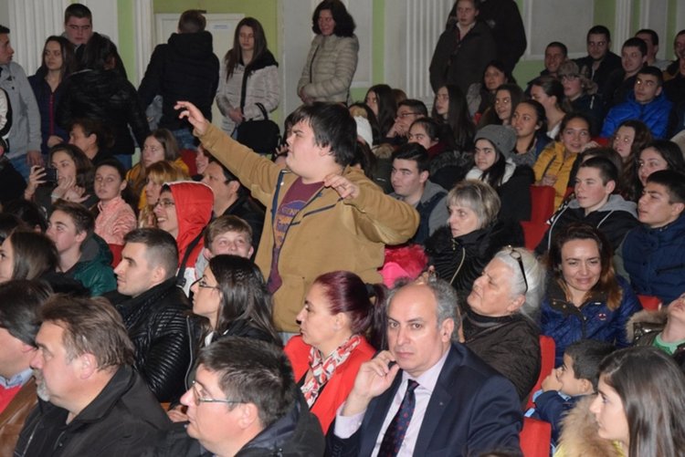 Благотворителен концерт събра 3 472 лева за лечението на Дани от Ардино