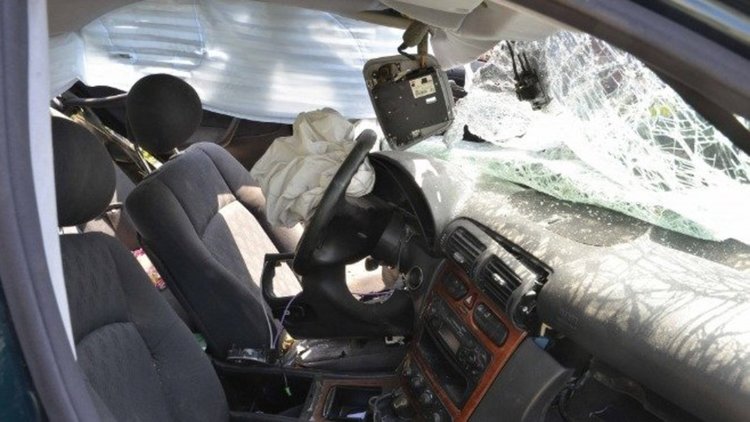 Шофьор в болница след сблъсък на „Фолксваген“ и „Рено“