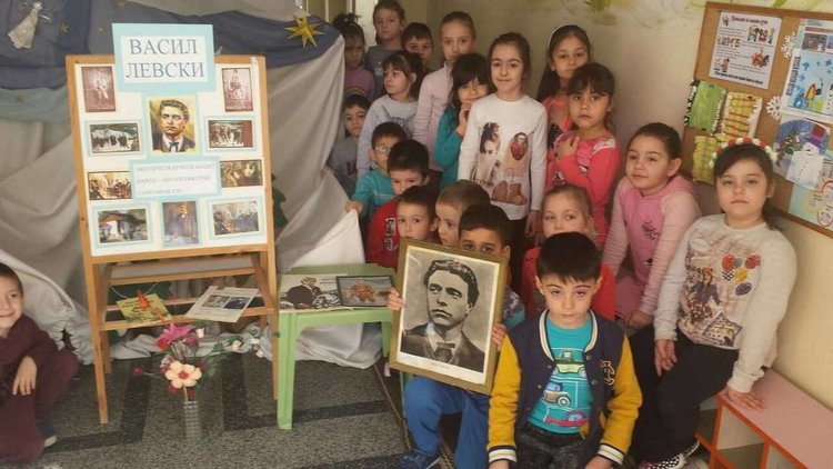 Почетоха Апостола на свободата в градина "Роза"