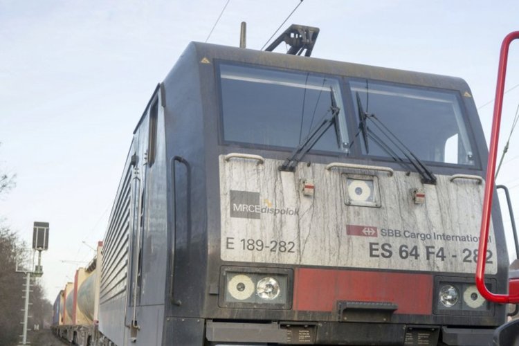 Свръхскоростен влак дерайлира във Франкфурт