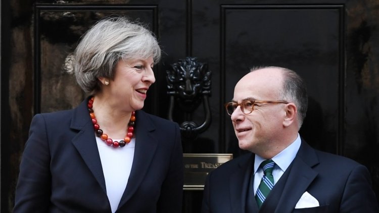 Брекзитът - основна тема на срещата между Тереза Мей и Бернар Казньов
